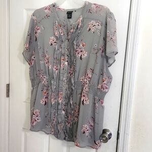 Torrid shirt size 4